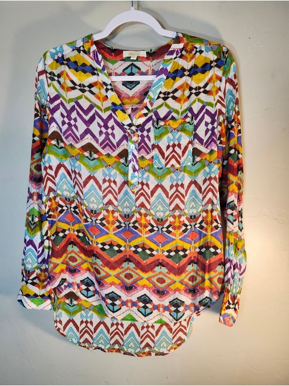 Dalia Collection Multicolor Geometric V-Neck Blouse